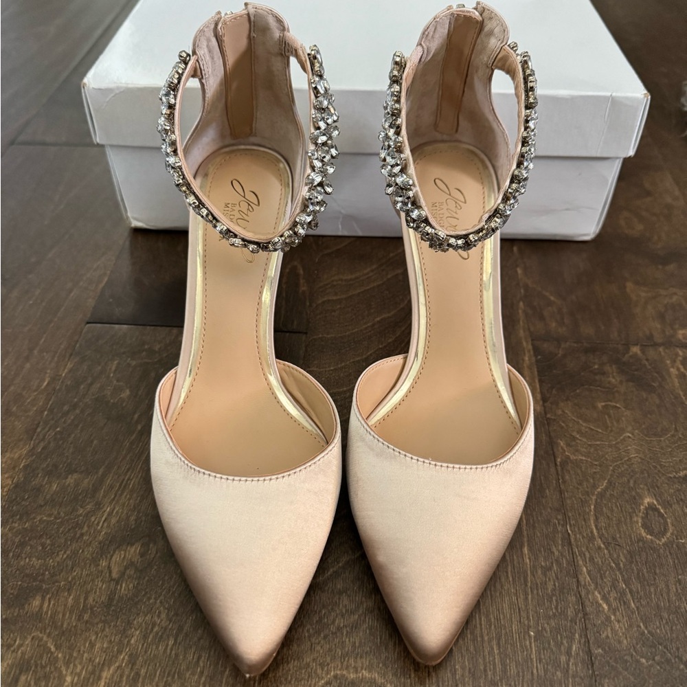 Jewel Badgley Mischka Robles Kitten Heel Evening Pump